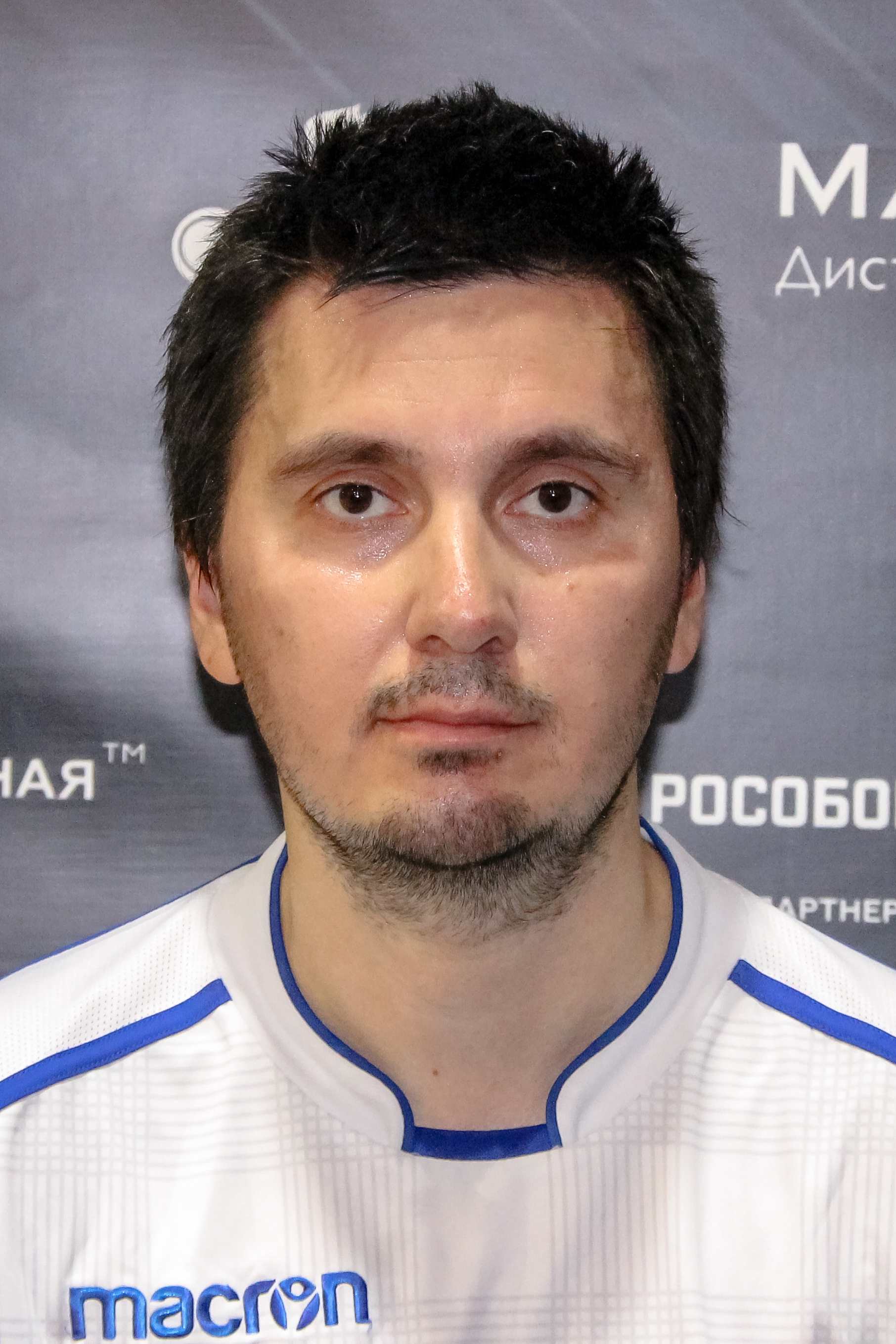 Кузьмичев Роман Валерьевич